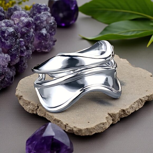 🆕️Elegant 18K Gold Plated Stainless Steel Open Adjustable Wave Ring 🌊 - Picture 9 of 9